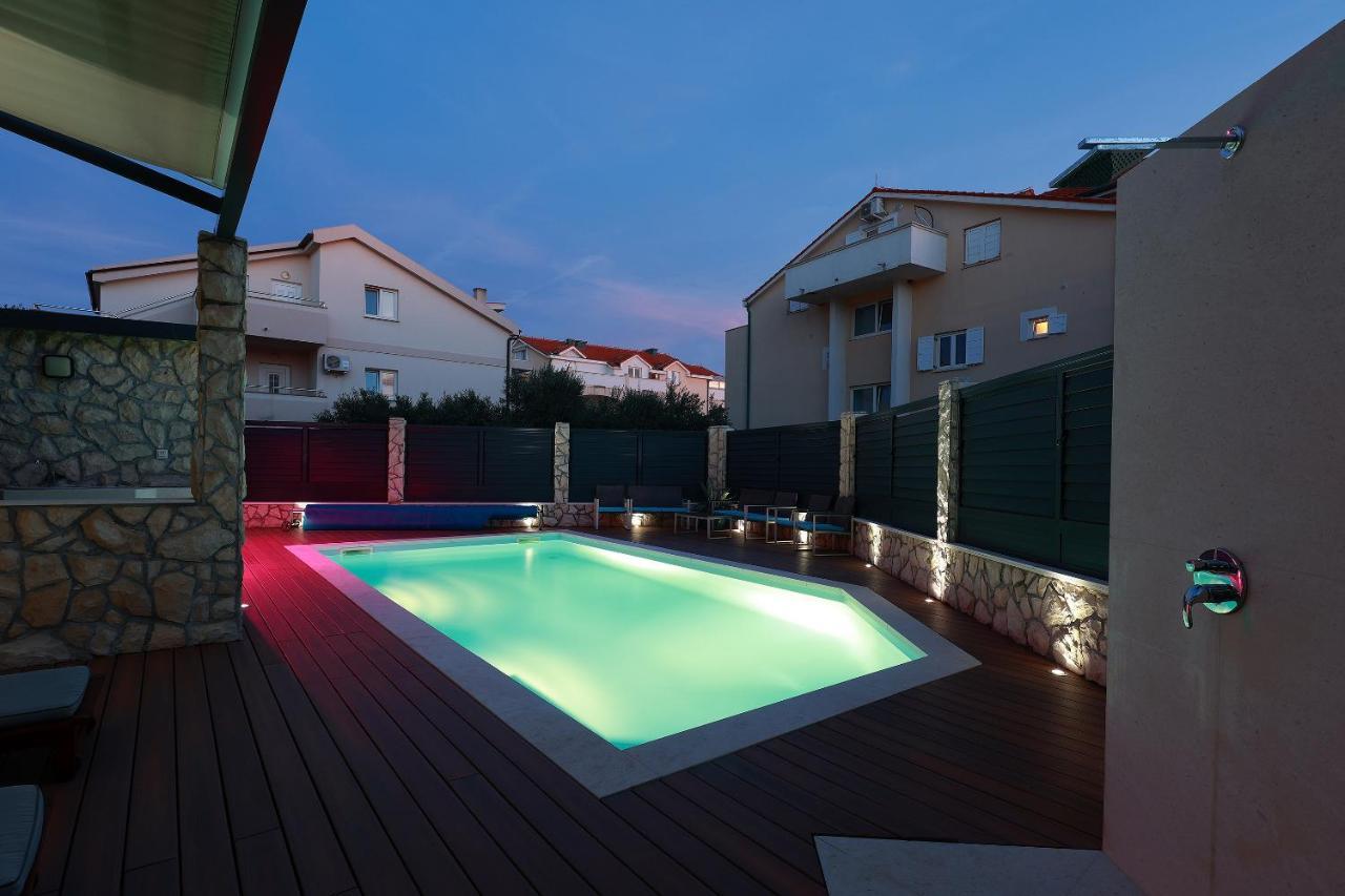 Villa Mainz 诺瓦利娅 外观 照片